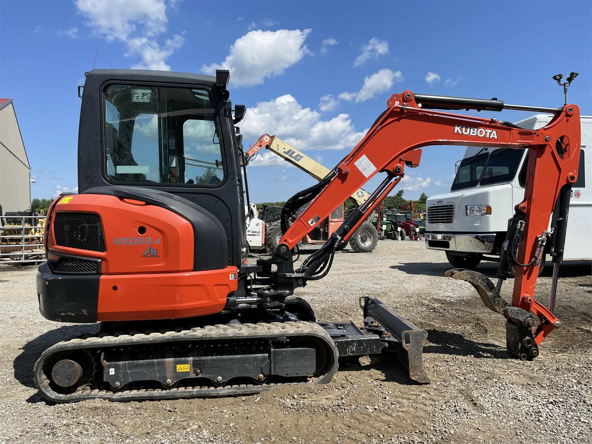 Caterpillar 908M Wheel Loader